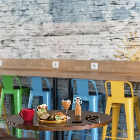 Ibis Styles Rooftop & Hyeres