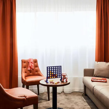 Ibis Styles Rooftop & 3*