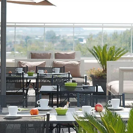 Ibis Styles Rooftop & Hotel Hyeres