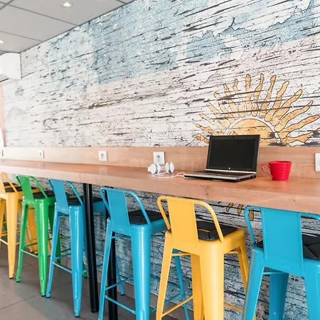 Ibis Styles Rooftop & Hyeres