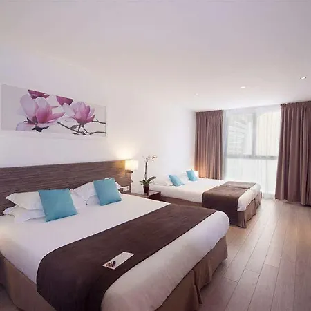 Ibis Styles Rooftop & Hotel 3*