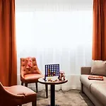 Ibis Styles Rooftop & 3* Hyères