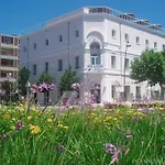 Hotel Ibis Styles Rooftop & 3*
