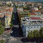 Hotel Ibis Styles Rooftop &