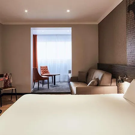 Ibis Styles Rooftop & 3* イエール