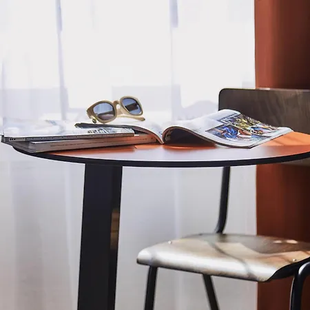 Ibis Styles Rooftop & 3*