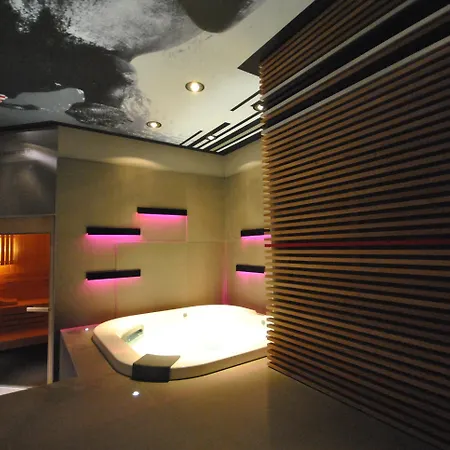 Ibis Styles Rooftop&spa 3* Hyères