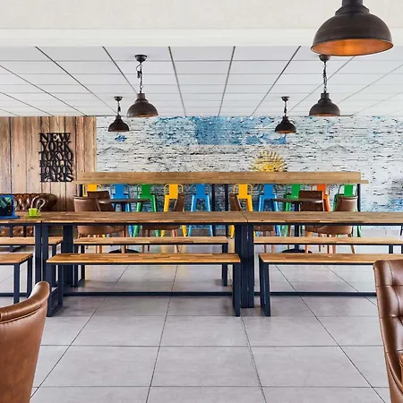 Отель Ibis Styles Rooftop &