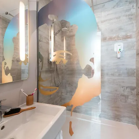 Ibis Styles Rooftop & Отель
