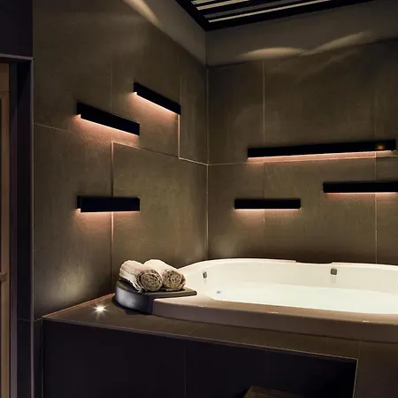 Отель Ibis Styles Rooftop &