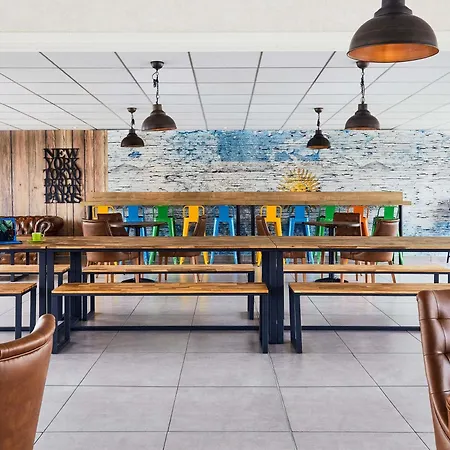 Hotel Ibis Styles Rooftop & Hyeres