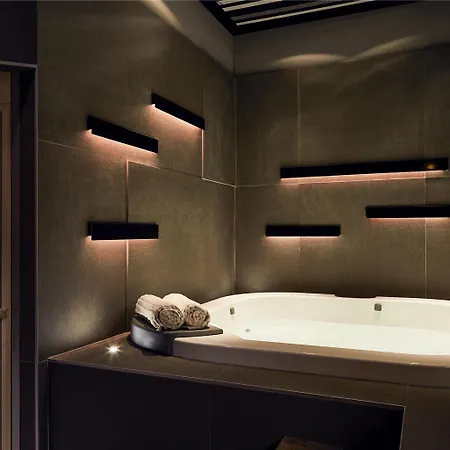 Ibis Styles Rooftop & 3* Hyères