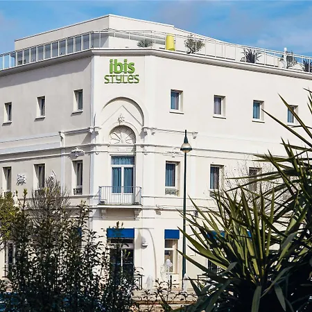 Ibis Styles Rooftop & 3* Hyeres