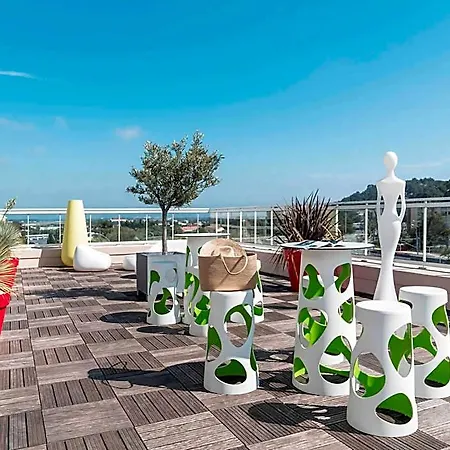 Ibis Styles Rooftop & 3* Hyeres