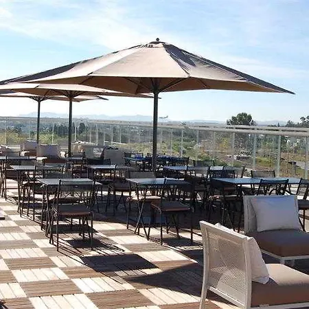 Отель Ibis Styles Rooftop & 3*