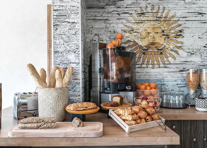 Ibis Styles Rooftop & Hyères