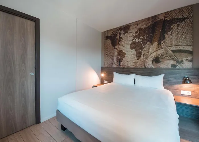 Ibis Styles Rooftop & Hyères