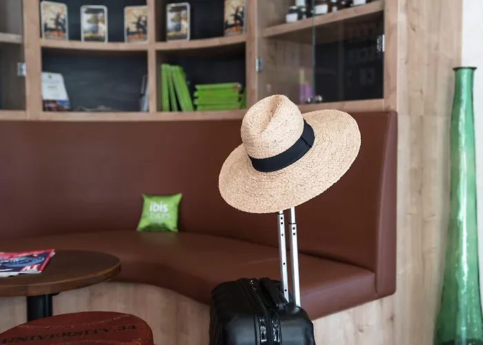 Ibis Styles Rooftop & 3*