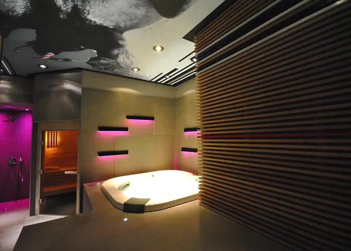 Ibis Styles Rooftop & 3* Hyères