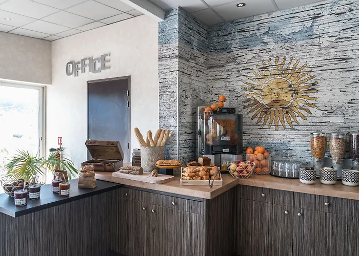 Hotel Ibis Styles Rooftop & 3*