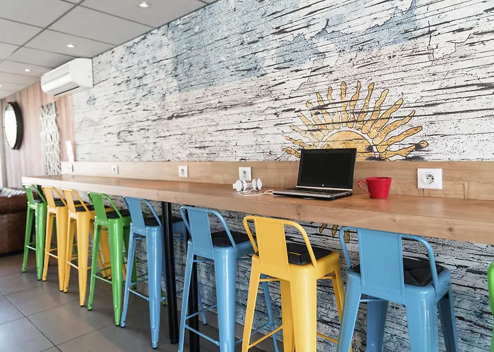 Ibis Styles Rooftop & Hotel 3*