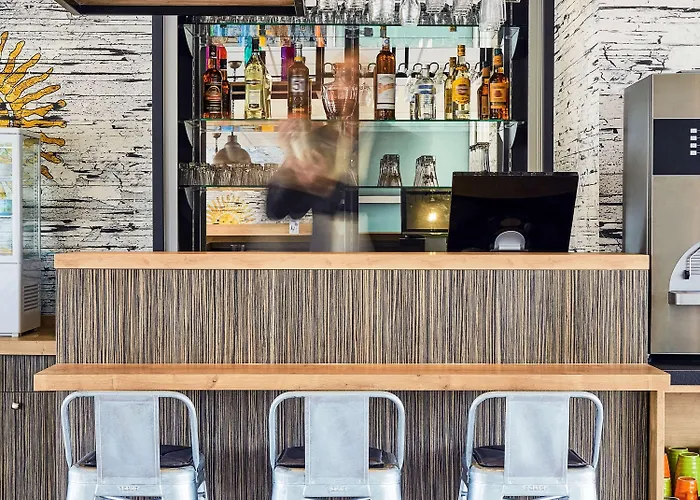 Ibis Styles Rooftop & Hyères