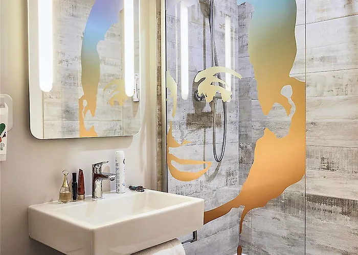 Ibis Styles Rooftop & 3*